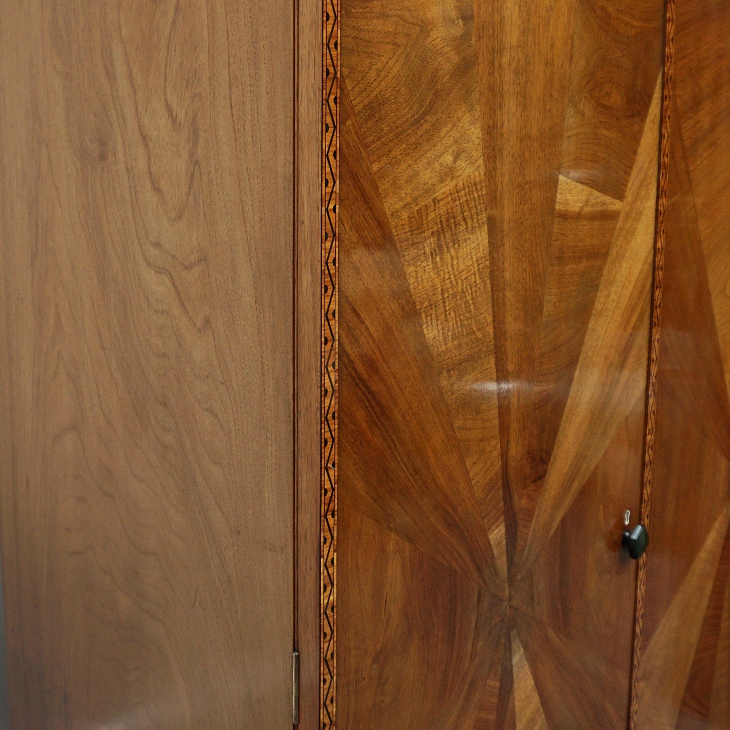 Art Deco Wardrobe by Frederick Restall Ltd Circa 1935 Birmingham handmade furniture - Jeroen Markies Art Deco