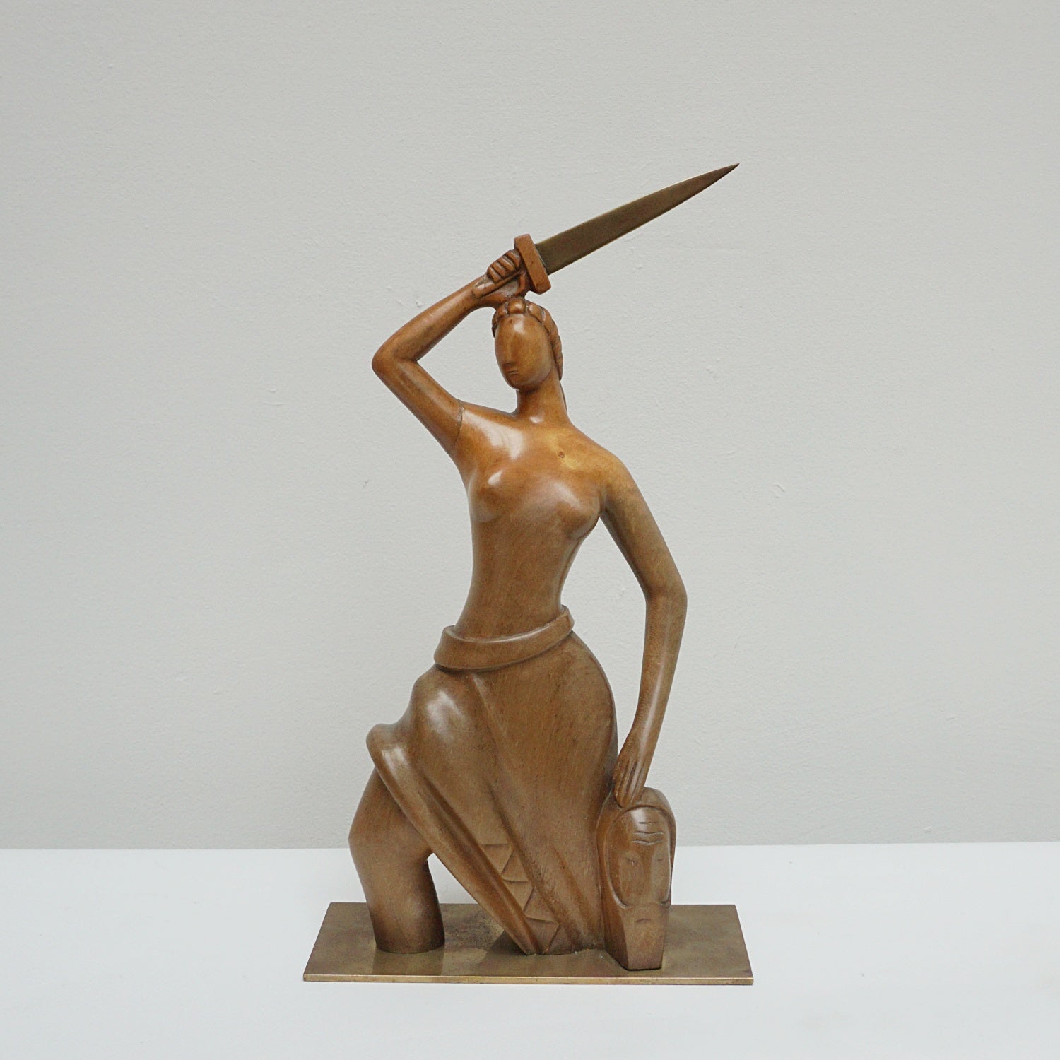 An Art Deco Sculpture by Hungarian designer Laszlo Hoenig - Jeroen Markies Art Deco