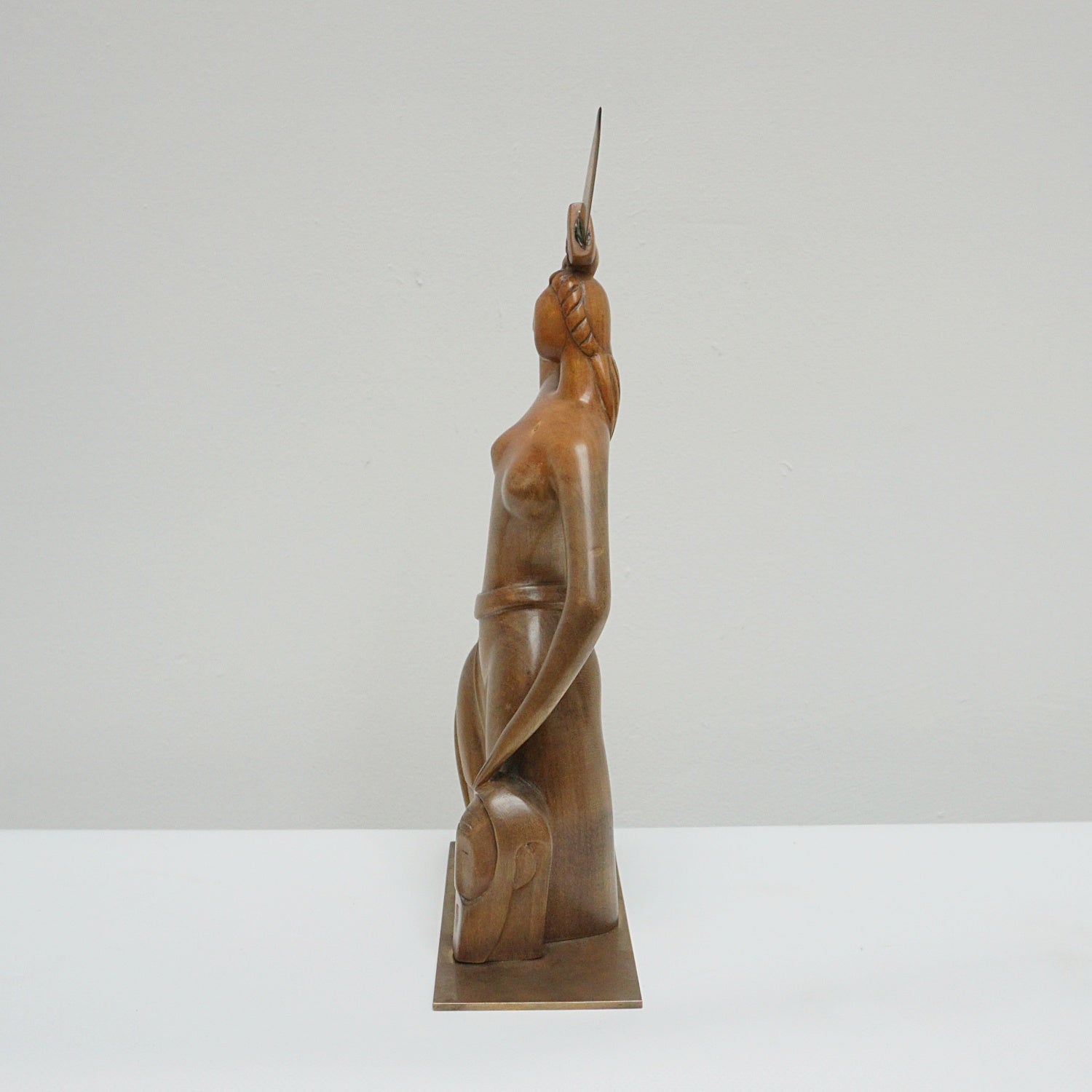 An Art Deco Sculpture by Hungarian designer Laszlo Hoenig - Jeroen Markies Art Deco