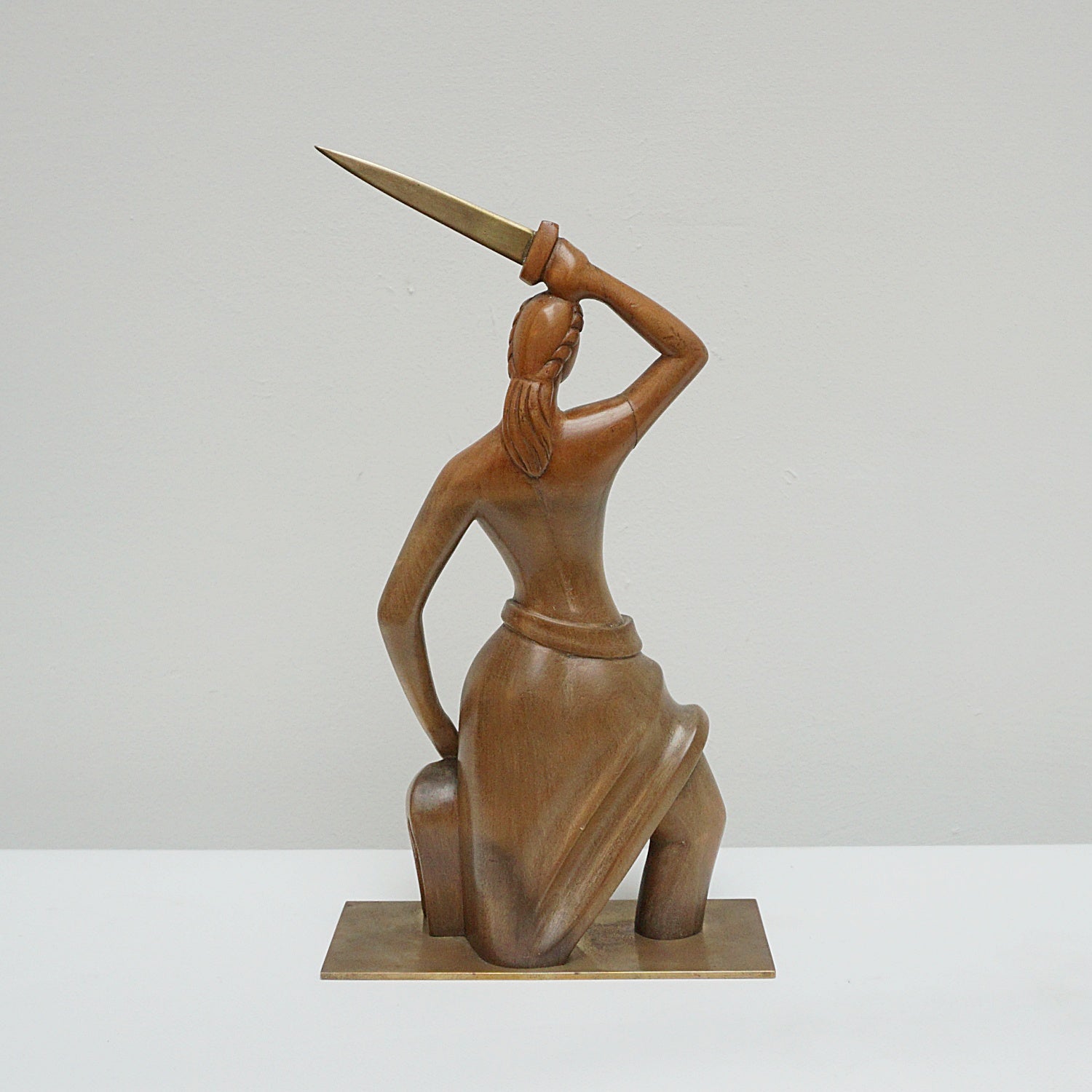 An Art Deco Sculpture by Hungarian designer Laszlo Hoenig - Jeroen Markies Art Deco
