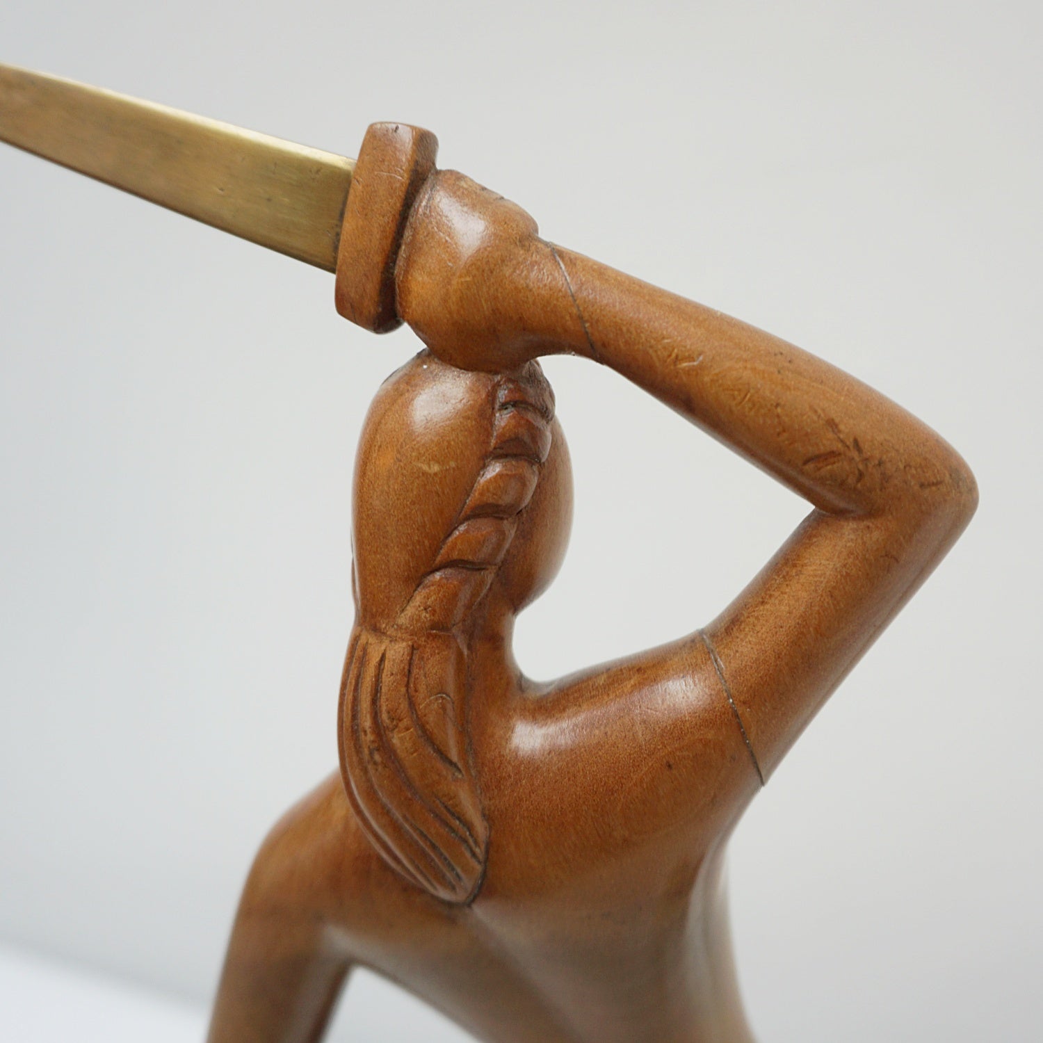 An Art Deco Sculpture by Hungarian designer Laszlo Hoenig - Jeroen Markies Art Deco