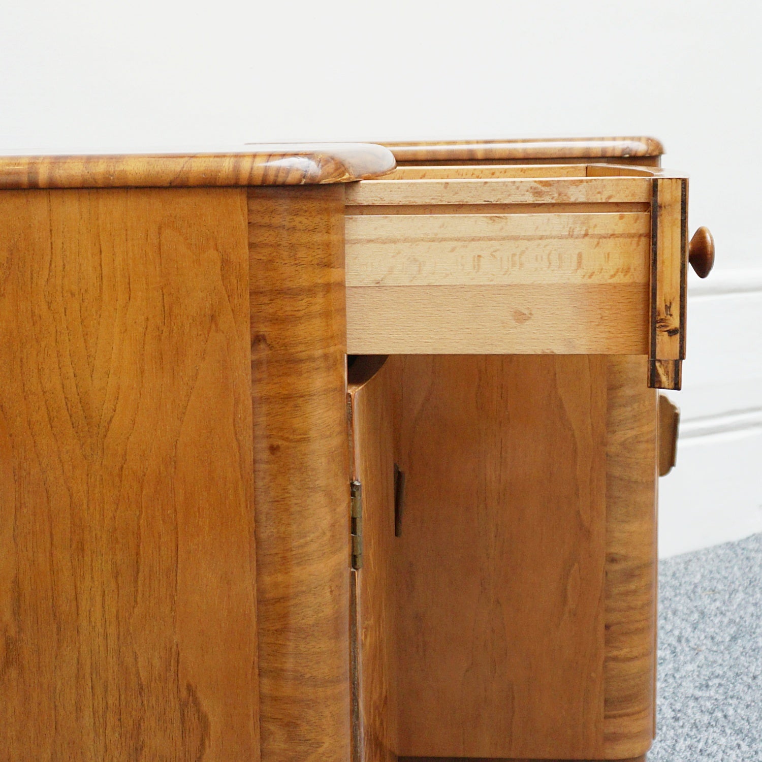 Pair of Art Deco Bedside Cabinets - Burr Walnut on Mahogany - Jeroen Markies Art Deco Furniture