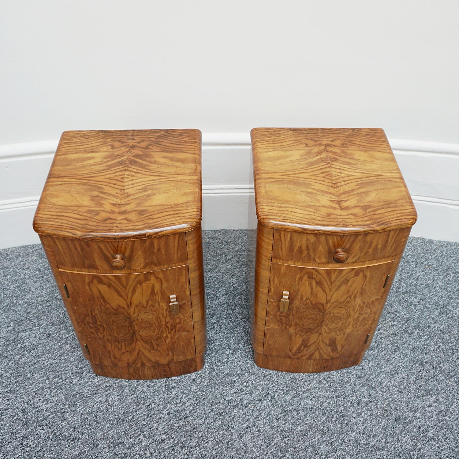 Pair of Art Deco Bedside Cabinets - Burr Walnut on Mahogany - Jeroen Markies Art Deco Furniture