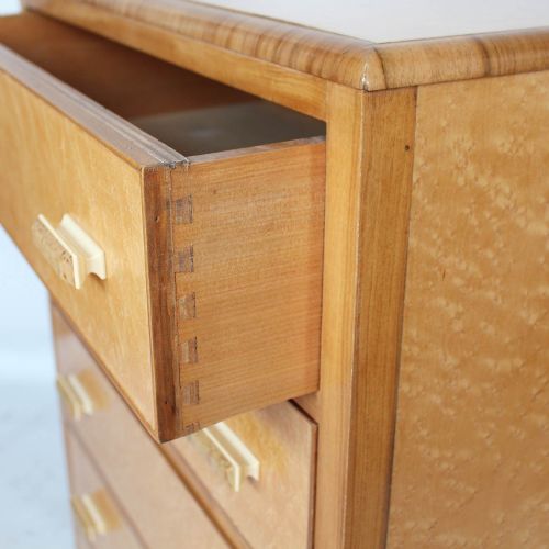 Art Deco chest of drawers in birdseye maple with walnut banding at Jeroen Markies 