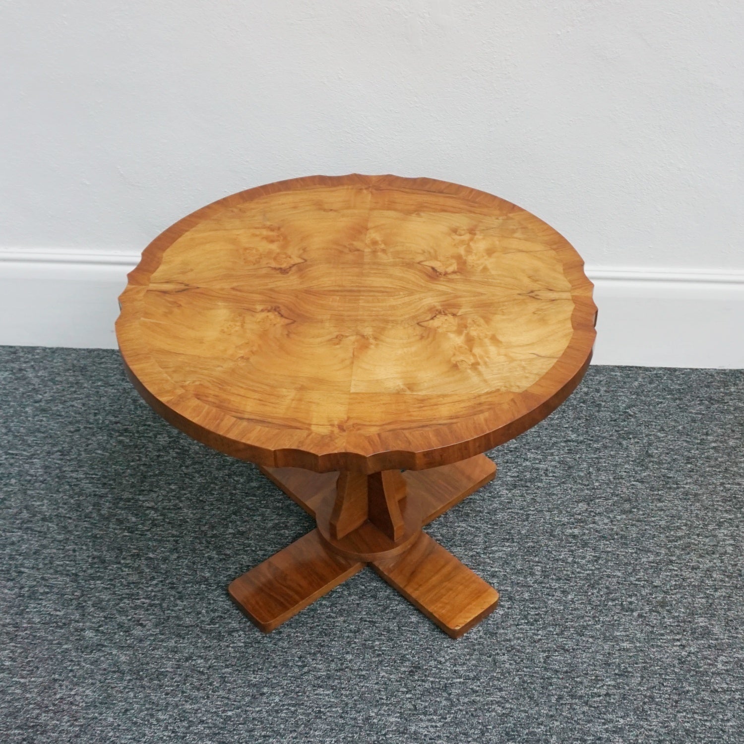 An Art Deco Nest of Tables Burr Walnut Vintage 1930's Furniture Harry & Lou Epstein - Jeroen Markies Art Deco