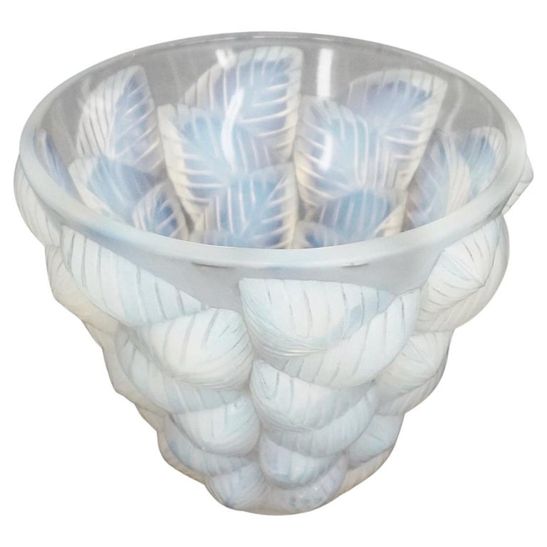 Lalique - Moissac Art Deco Glass Vase - Rene Lalique Glass - Jeroen Markies Art Deco