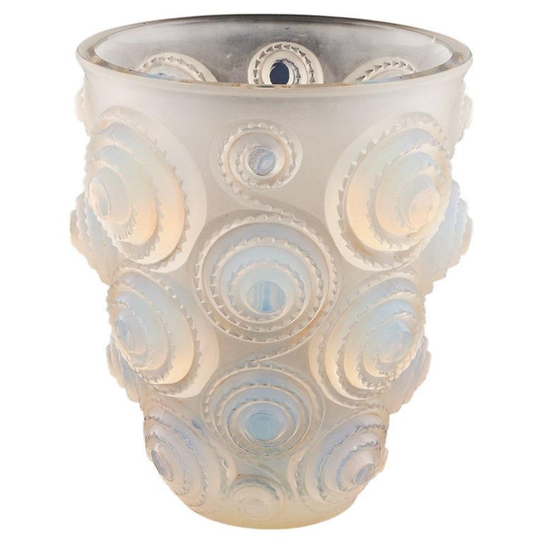 Spirales-Art-Deco-Rene-Lalique-Opalescent-Glass-Vase-Jeroen Markies Art Deco