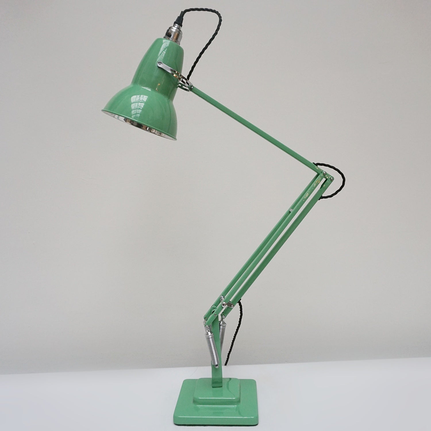 Herbert Terry & Sons Anglepoise Desk Lamp Circa 1950 - Repainted Green - Jeroen Markies Art Deco